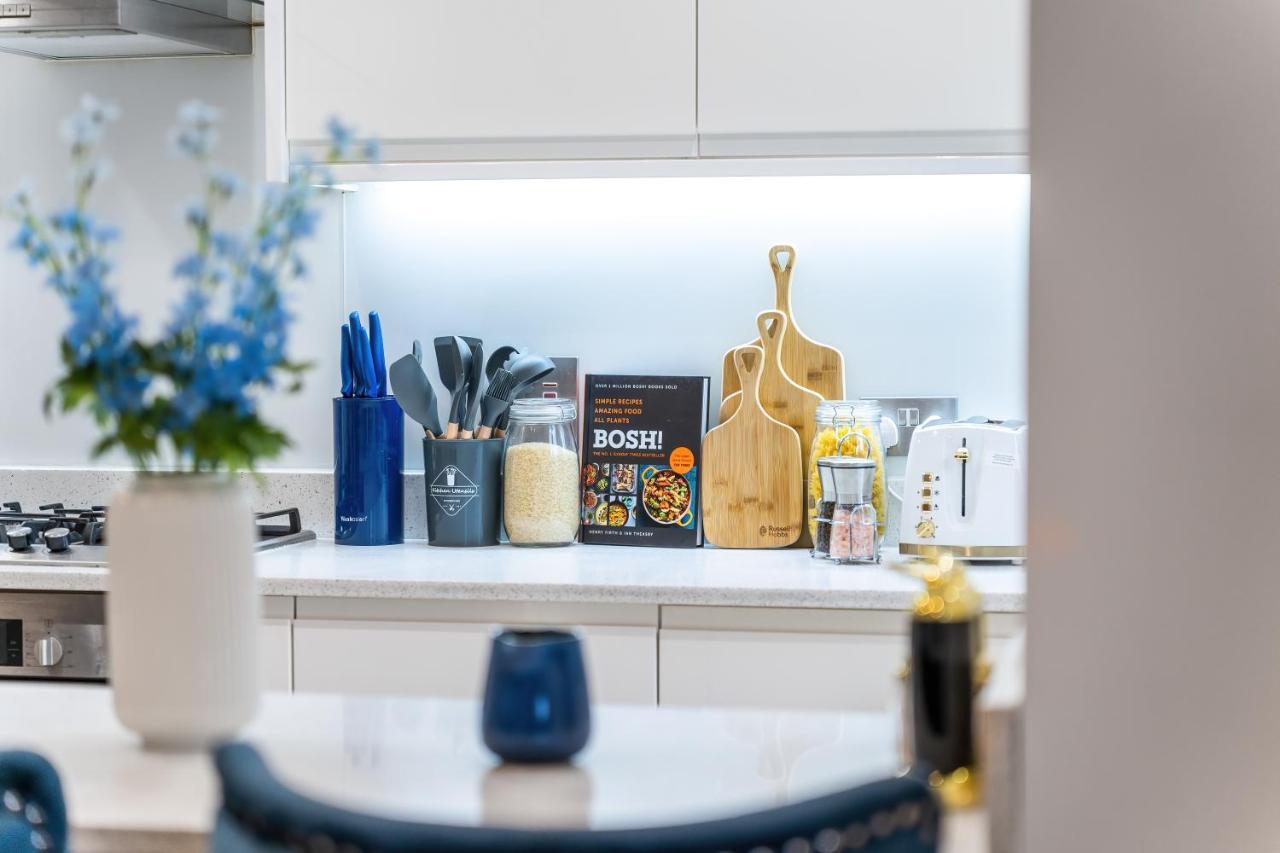 Chic 3 Bed Apartment Near London Bridge With Balcony Экстерьер фото