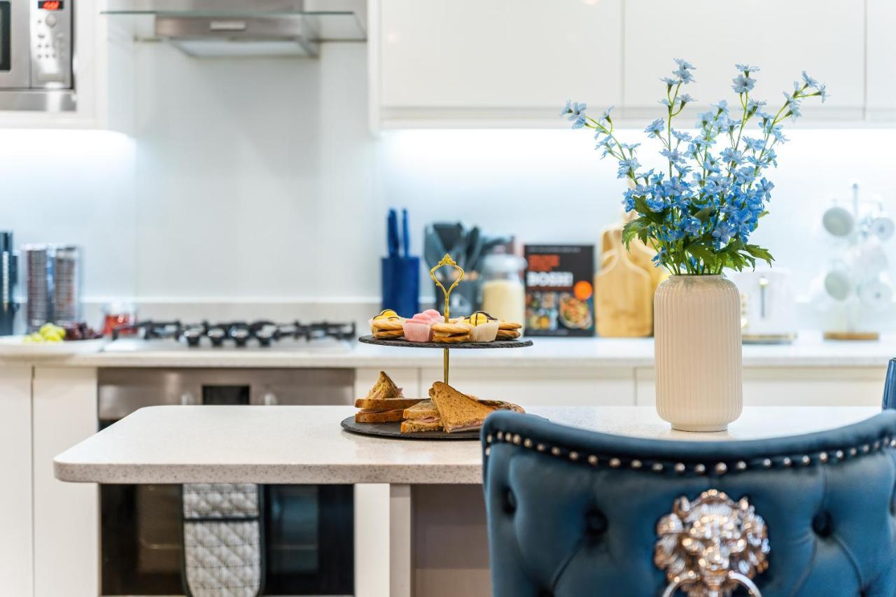 Chic 3 Bed Apartment Near London Bridge With Balcony Экстерьер фото